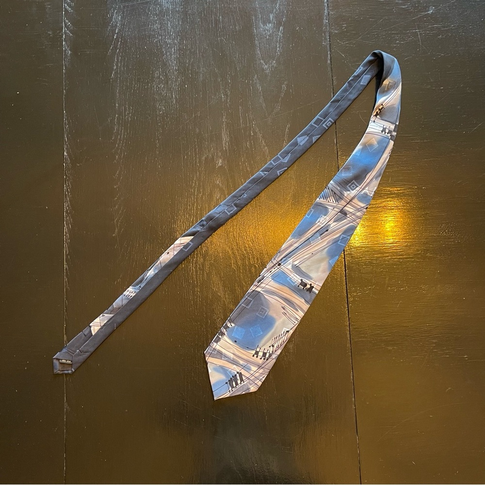 Robert Daskai 100% Silk White and Blue and Black Handpainted Tie Abstract Fancy